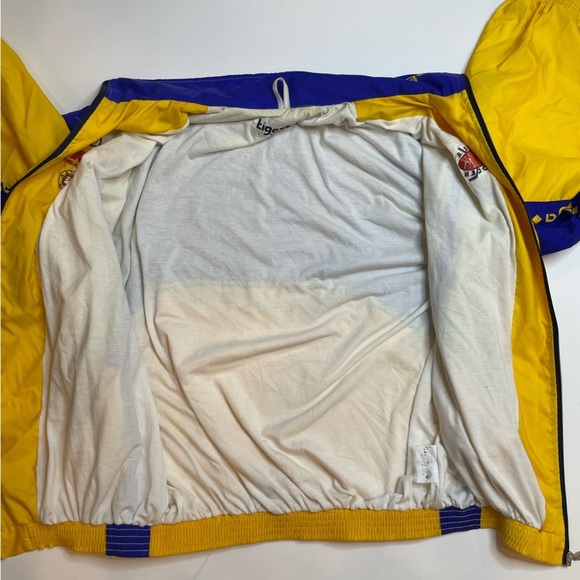 🧥 Vintage Tiga Sport Windbreaker Jacket – Mesta Ivolen 🧥 - Picture 8 of 16